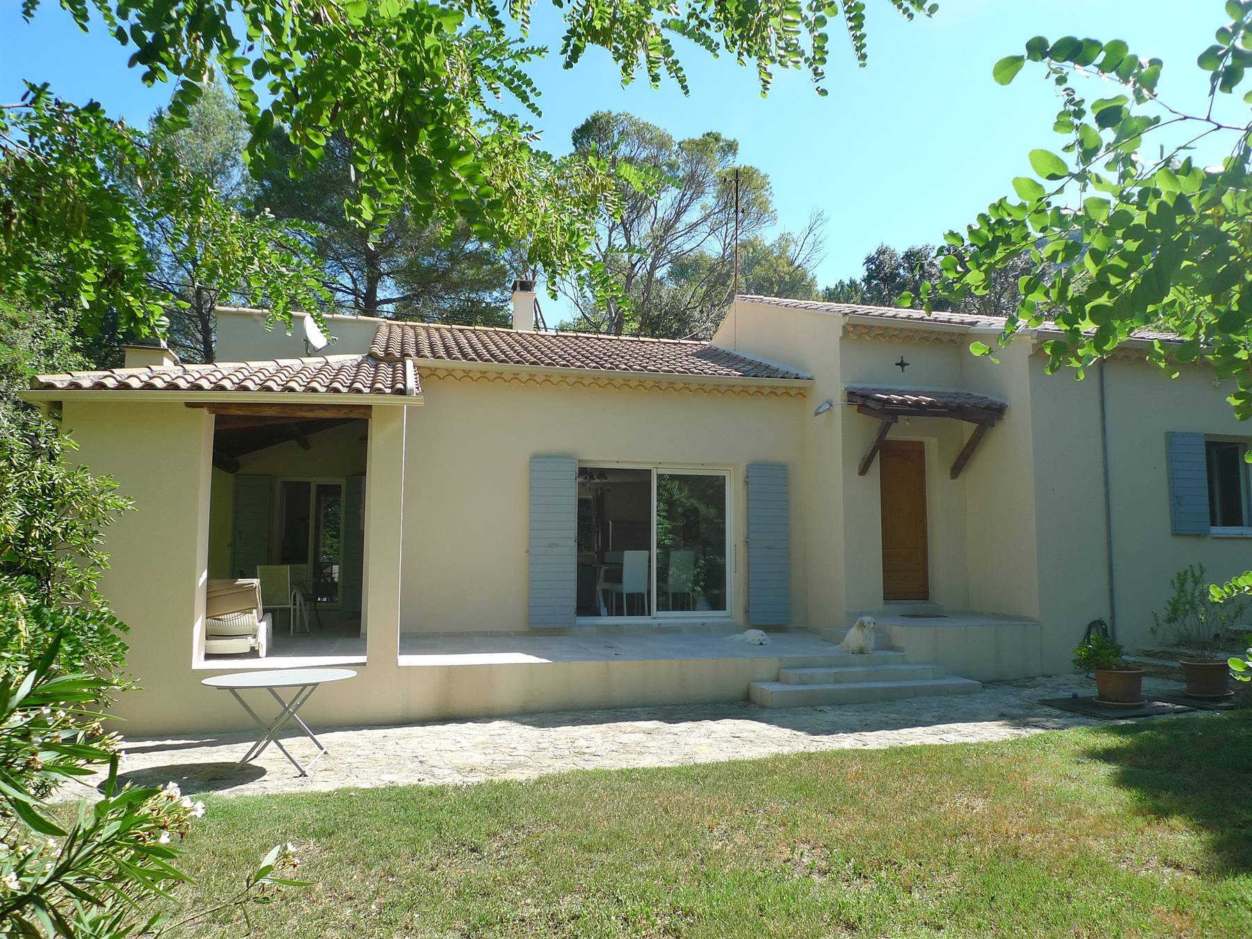 Proche de St Paul Trois Châteaux